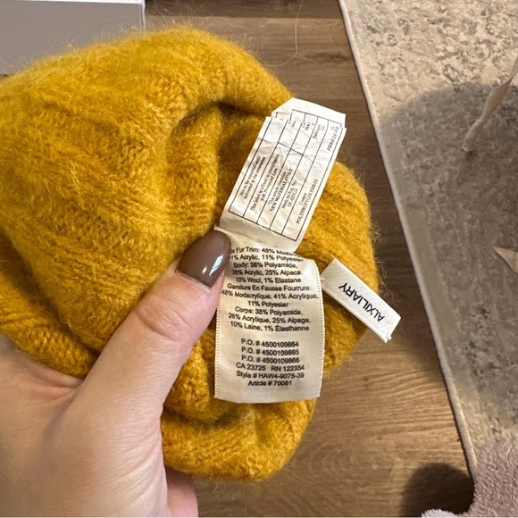 Aritzia Auxiliary Mustard Yellow Knit Beanie Faux Fur Pom Pom Wool Alpaca Blend - Picture 4 of 5